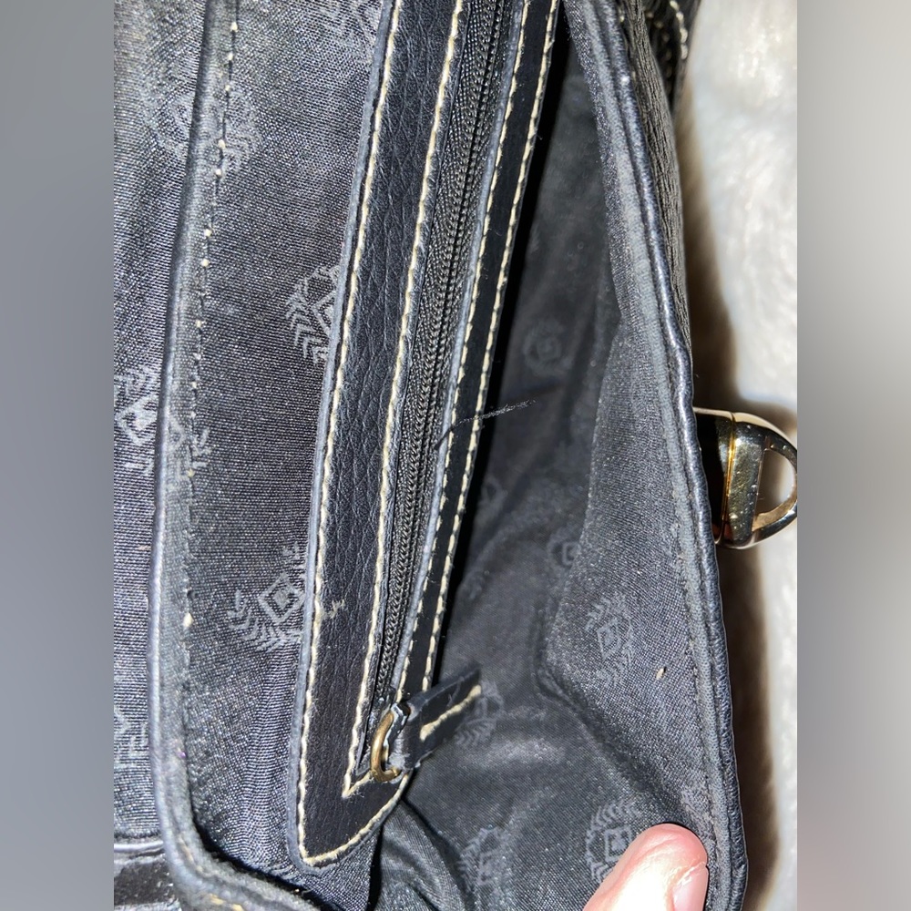 CHAPS MINI SHOULDER BAG - Picture 6 of 8